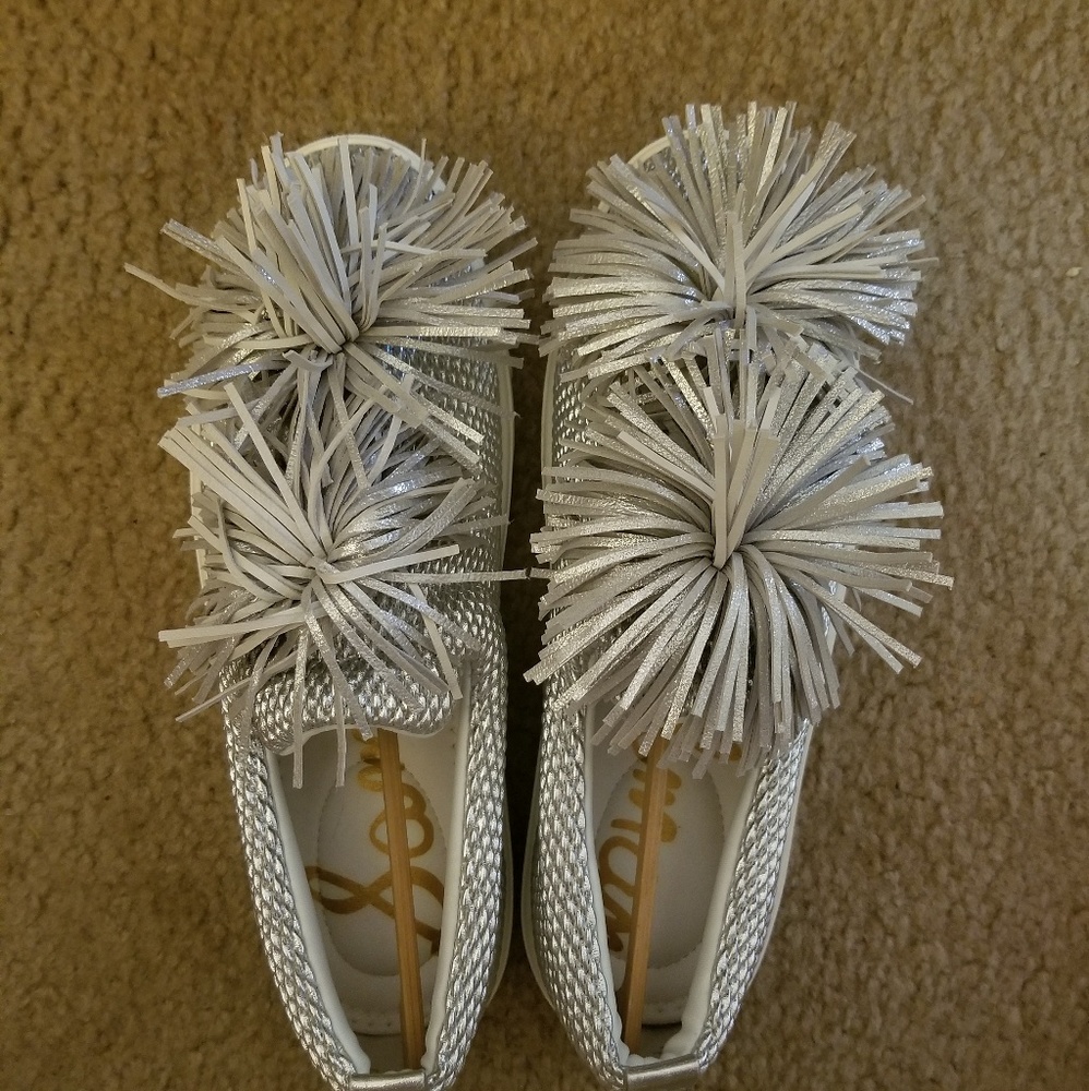 New Sam Edelman Pompom Fringe Sneakers